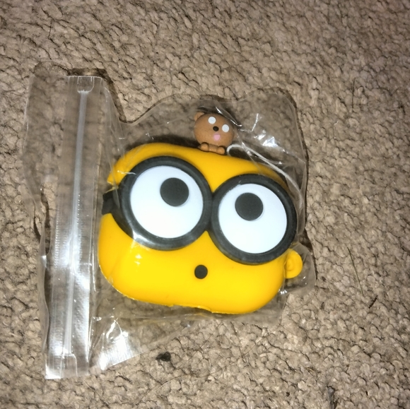 🔥Minion Airpods Case - Picture 3 of 3